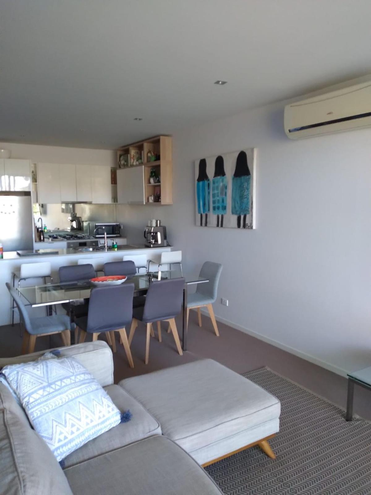 Marina View Apartment On The Maribyrnong River, Melbourne Buitenkant foto